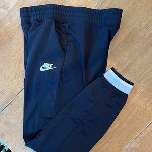 Nike pants, size M